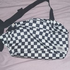 Vans off the wall fanny pack